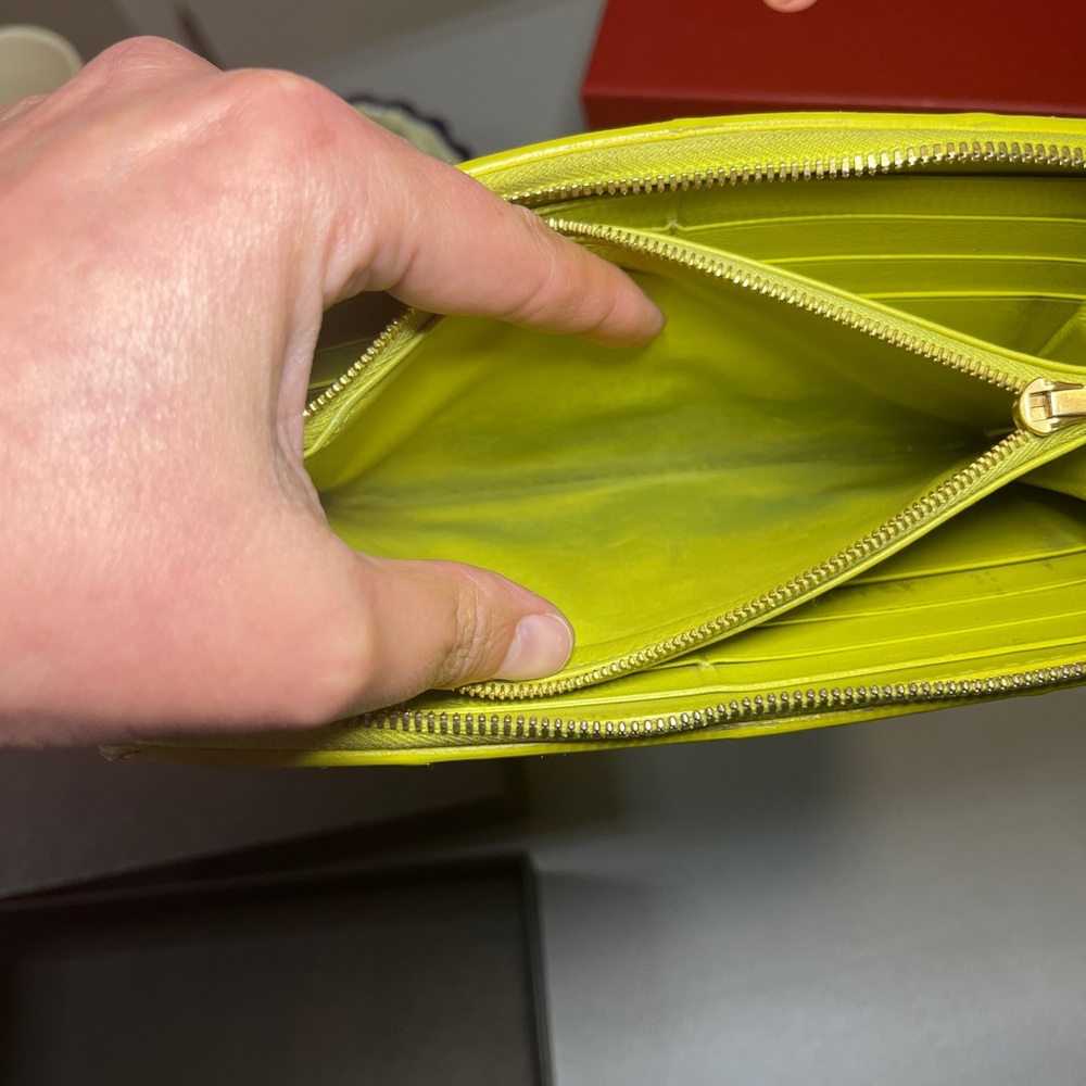 Bottega Veneta Intrecciato Zip-Around LimeGreen Woven Leather Wallet - Picture 7 of 10